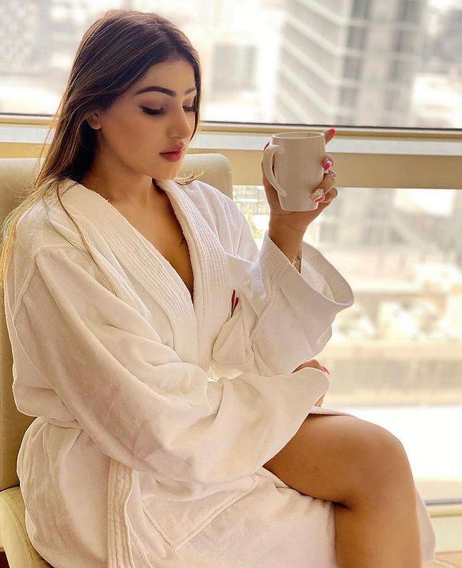 Young🕉✝ call girls Sarojini Nagar, New Delhi Escorts ꧁📞 9311460449꧂